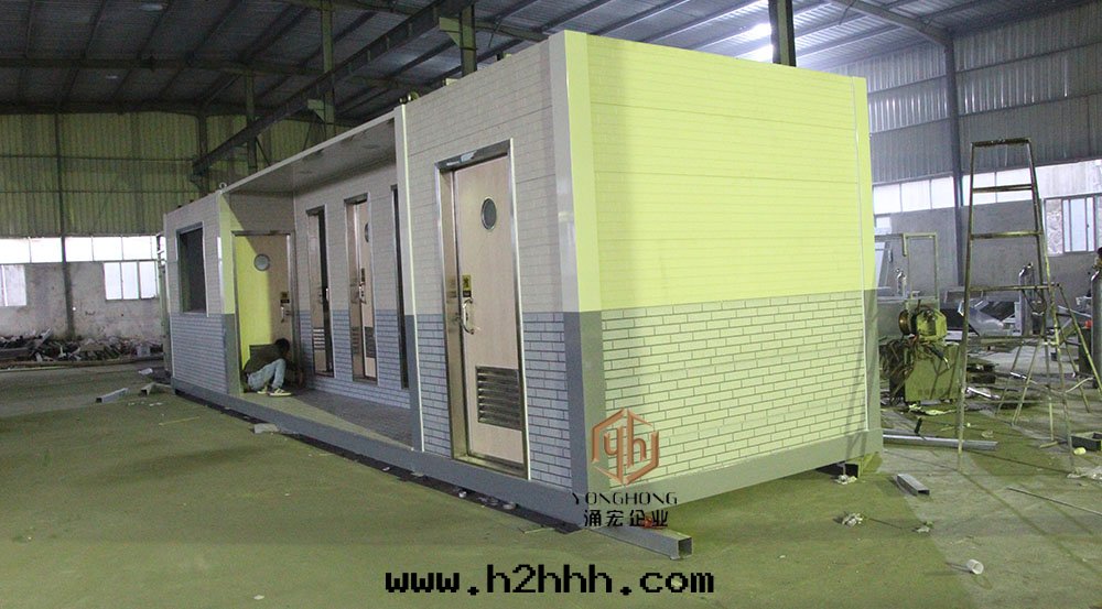 公(gōng)園(yuán)移動(dòng)廁所(suǒ)廠(chǎng)家(jiā)制作(zuò)中(zhōng)