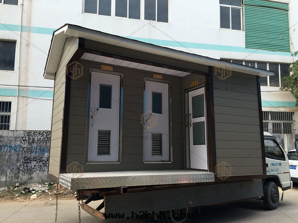 移動(dòng)环(huán)保公(gōng)共(gòng)廁所(suǒ)裝(zhuāng)車出(chū)货