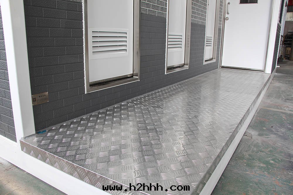 公(gōng)園(yuán)环(huán)保廁所(suǒ)通(tòng)道(dào)