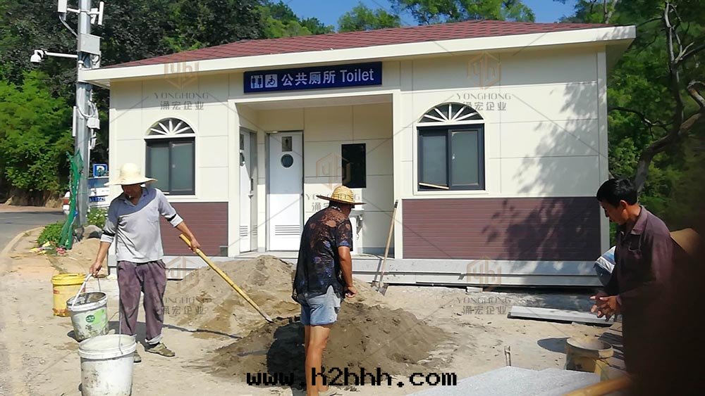 钢結構移動(dòng)廁所(suǒ)現(xiàn)场(chǎng)安(ān)裝(zhuāng)