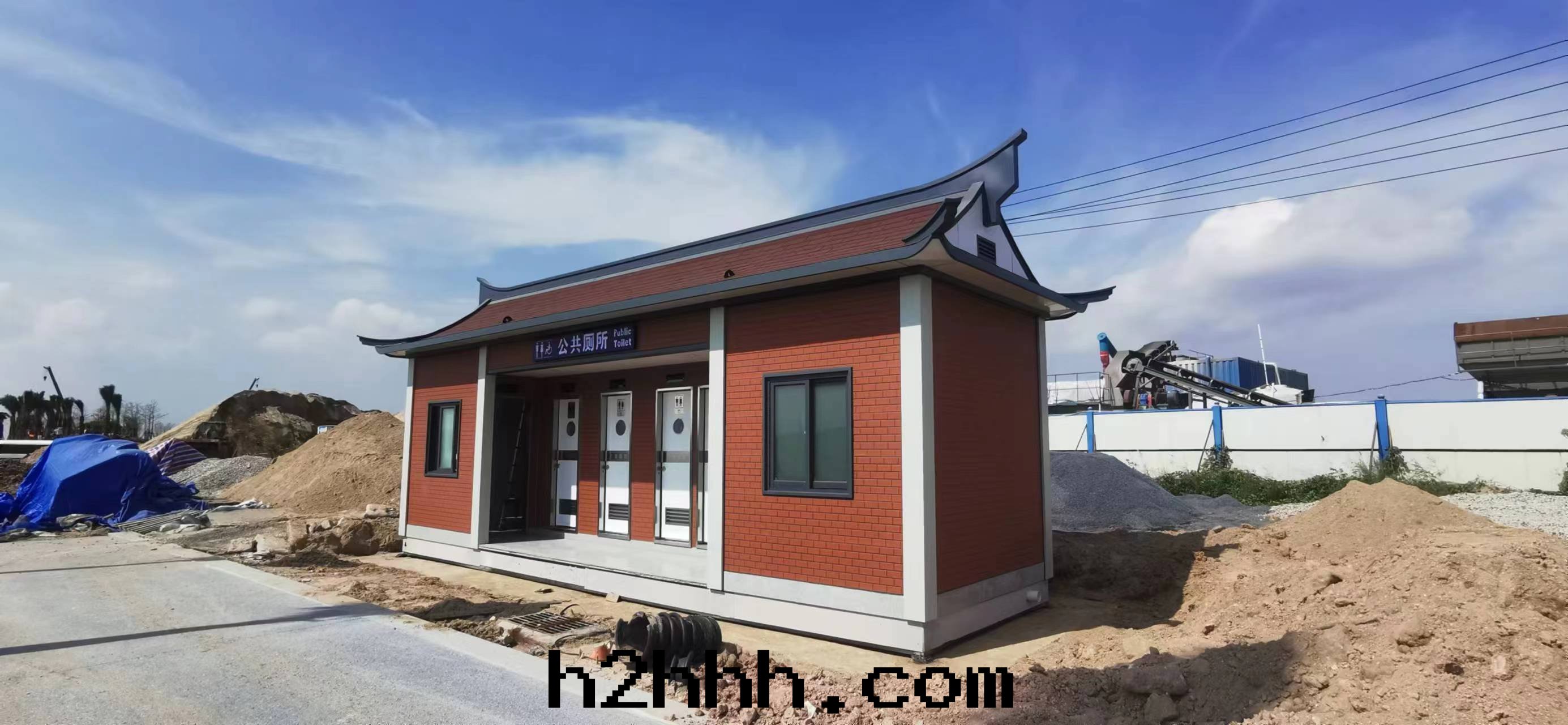 大(dà)嶝島(dǎo)成(chéng)品移動(dòng)廁所(suǒ)出(chū)貨安(ān)裝(zhuāng)完成(chéng)